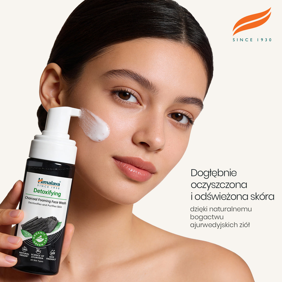 HIMALAYA DETOKSYKUJĄCA PIANKA DO MYCIA TWARZY Z WĘGLEM AKTYWNYM 150ML